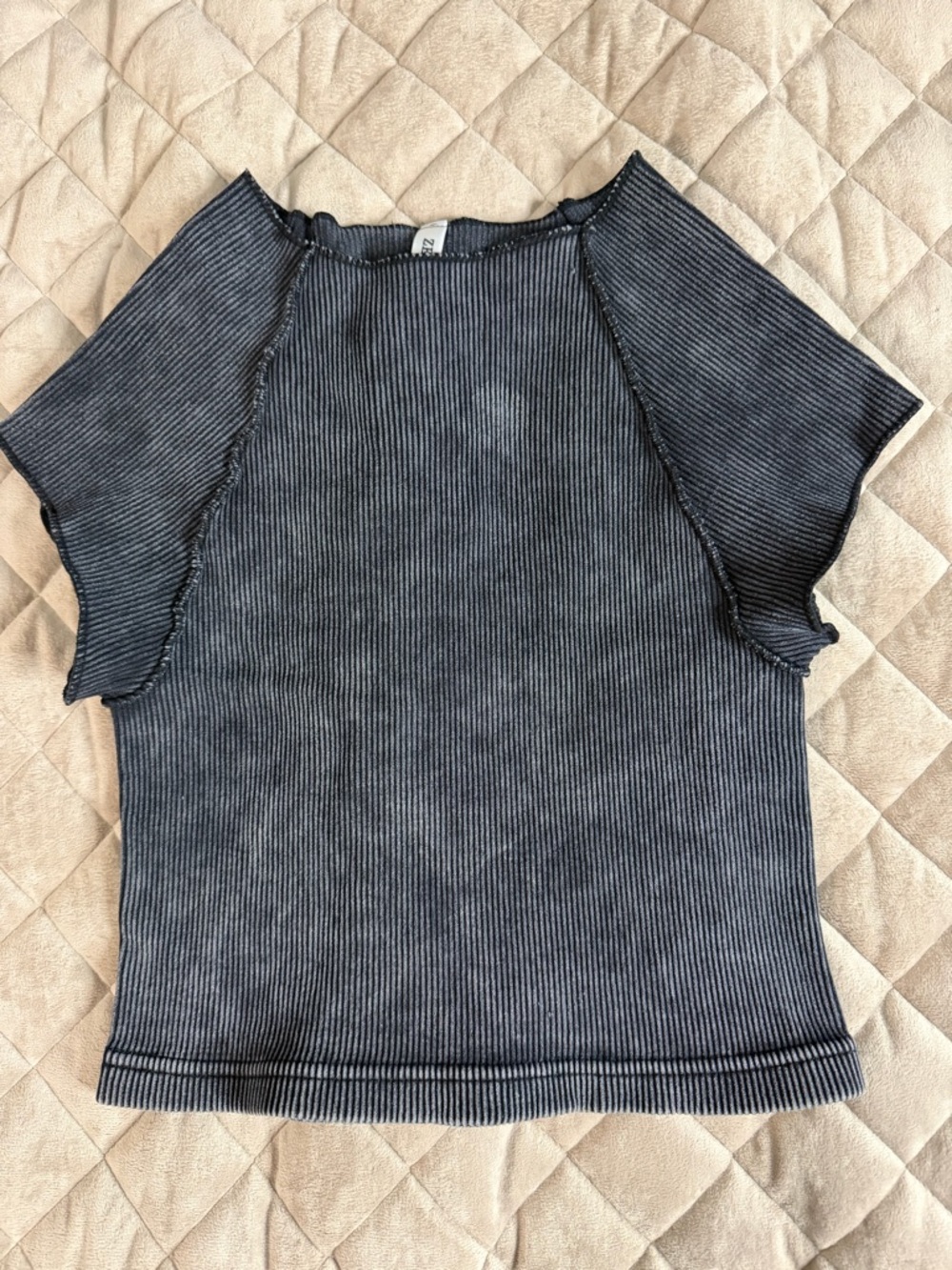 Zenana Outfitters Black Ribbed Short Sleeve Top